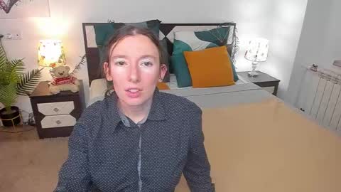 Snapshot of catherinewalls chatting on 09.23.25 Catrin online show from 09.23.25
