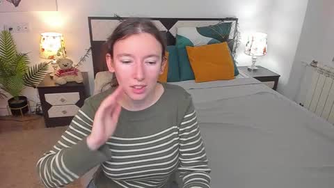 Snapshot of catherinewalls chatting on 10.02.25 Catrin online show from 10.02.25