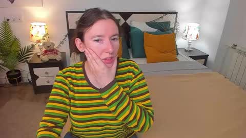 Snapshot of catherinewalls chatting on 10.06.25 Catrin online show from 10.06.25