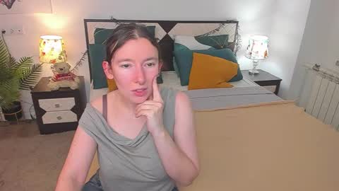 Catrin online show from 10.15.25