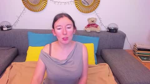 Catrin online show from 11.23.25