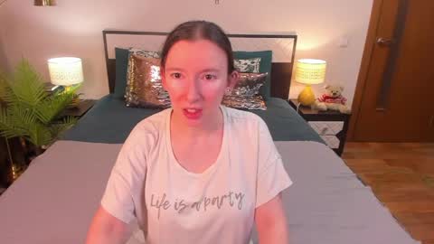 Catrin online show from 04.17.26