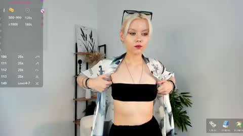 Mia online show from 06.23.26