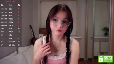 Eva  online show from 09.28.25