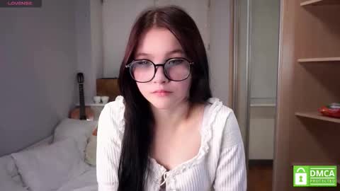 Eva  online show from 10.03.25