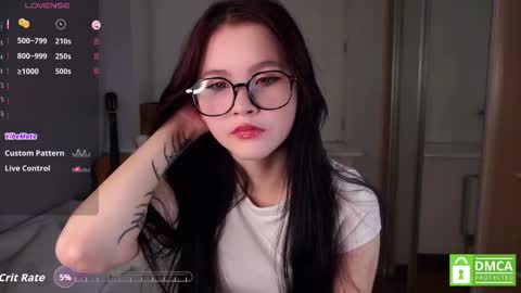 Eva  online show from 10.04.25