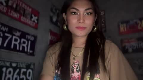 Snapshot of cathy_sanches chatting on 12.20.24 cathy online show from 12.20.24