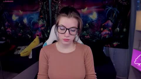 Snapshot of cathybarnes chatting on 12.16.25 cathybarnes online show from 12.16.25