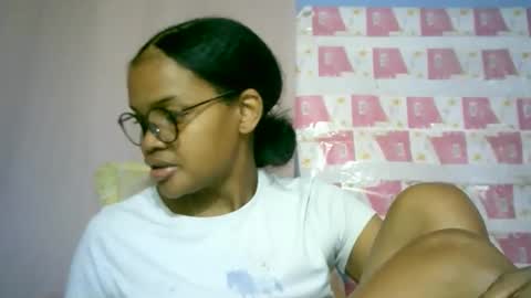 Snapshot of cathyxlisa chatting on 10.29.25 CathyXLisa online show from 10.29.25