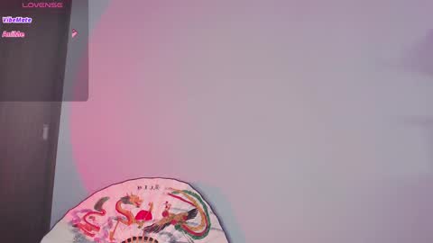 Snapshot of cati_petite chatting on 12.11.24 Cati help me reach my goal of 100 thumbs up again 3 online show from 12.11.24