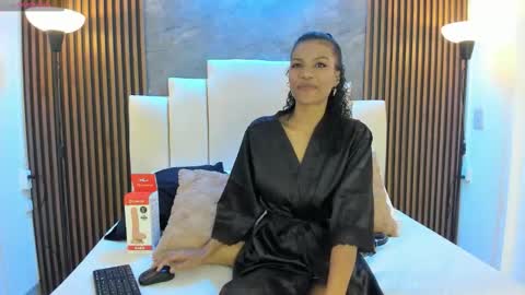 catiusca_reyes_03 online show from 11.27.25