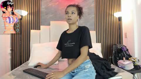 Snapshot of catiusca_reyes_03 chatting on 02.19.26 catiusca_reyes_03 online show from 02.19.26