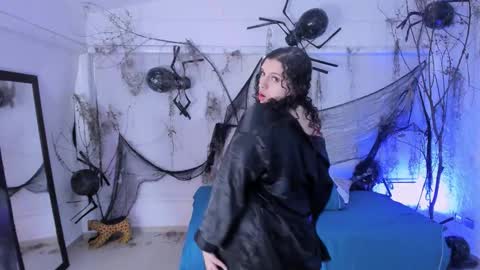 Catleya  online show from 10.28.25