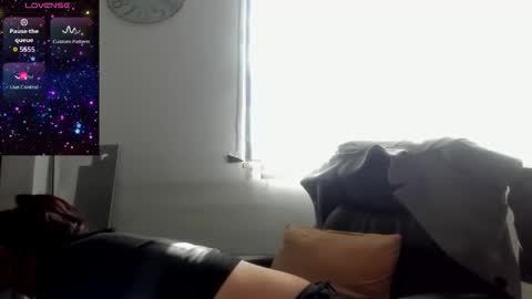 Snapshot of catt_evans1 chatting on 10.24.25 CATT EVANS online show from 10.24.25