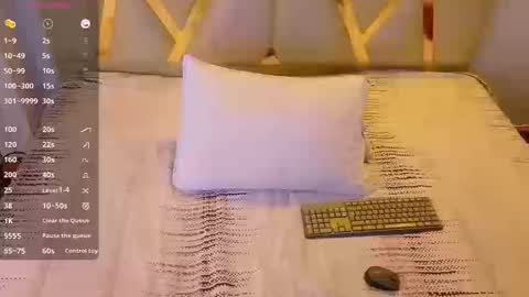 Snapshot of cattaleeyaa chatting on 09.10.25 CATALEYA online show from 09.10.25