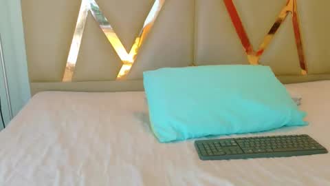 Snapshot of cattaleeyaa chatting on 10.20.25 CATALEYA online show from 10.20.25