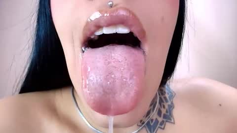 Snapshot of catte_jensen chatting on 01.13.26 Cattleya online show from 01.13.26