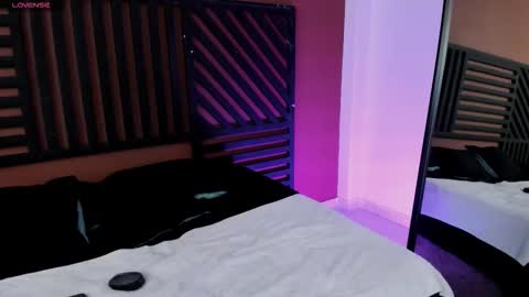 Cattleya online show from 11.22.25