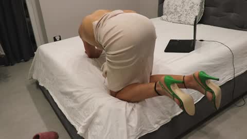 Snapshot of catty190 chatting on 01.06.25 catty online show from 01.06.25