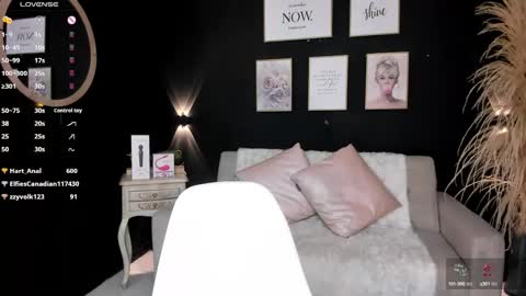 catvalentinee_ online show from 12.31.24