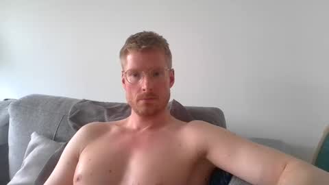 Snapshot of ccloser87 chatting on 04.01.26 ccloser87 online show from 04.01.26