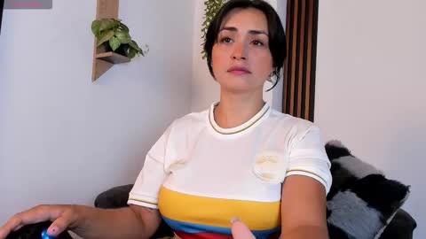 Snapshot of celeste_rodriguez_ chatting on 09.09.25 online show from 09.09.25