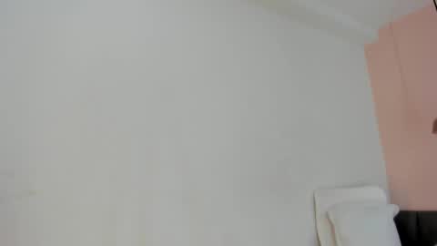 Snapshot of celeste_smmith_ chatting on 03.05.25 celeste_smmith_ online show from 03.05.25