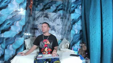 Snapshot of celesteyorucso1 chatting on 10.21.25 celesteyorucso1 online show from 10.21.25