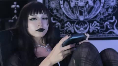   online show from 05.05.26