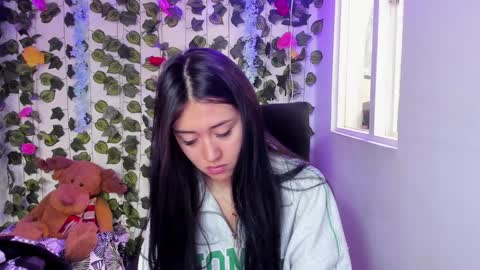 Snapshot of celestinepurple chatting on 01.06.25 Celestineeeeee online show from 01.06.25