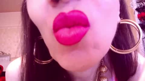 Snapshot of cerisedodd chatting on 11.18.25 Cerise online show from 11.18.25