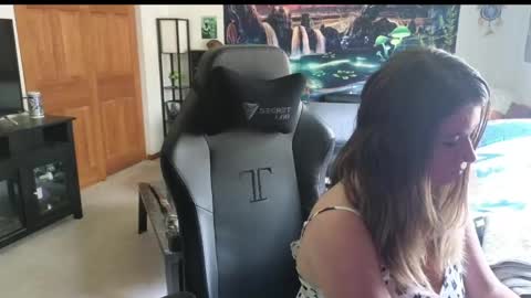 Marie online show from 04.14.26