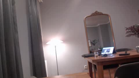 Snapshot of cfnmfriendly chatting on 12.20.24 cfnmfriendly online show from 12.20.24