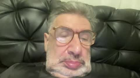 Snapshot of champsex305610 chatting on 11.30.25 champsex305610 online show from 11.30.25