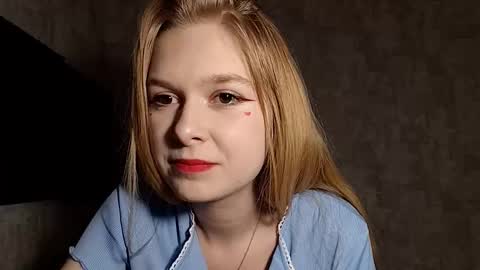 Lia online show from 10.14.25