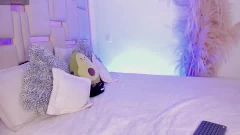  x online show from 09.16.25