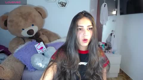 Snapshot of channelrose_1 chatting on 10.19.25 Isabella online show from 10.19.25