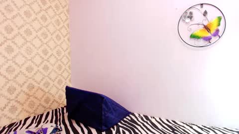 Snapshot of chantal_taylor_ chatting on 09.20.25 Raquel online show from 09.20.25