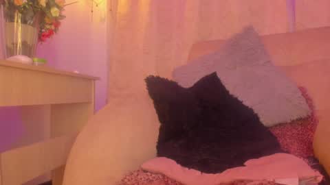 Snapshot of chantall_valkoba chatting on 12.06.24 Chantall online show from 12.06.24