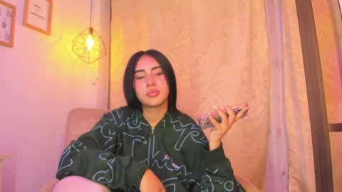 Snapshot of chantall_valkoba chatting on 01.13.25 Chantall online show from 01.13.25