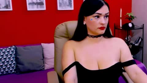 The Queen online show from 11.14.25