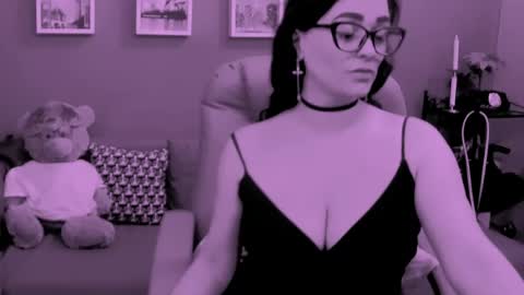 The Queen online show from 04.24.26