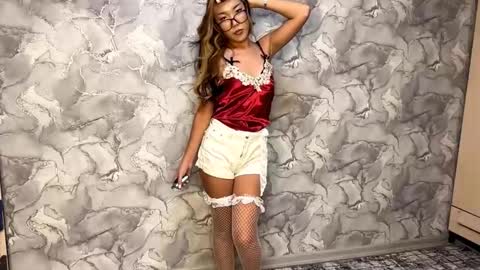 Snapshot of chantaycefalo chatting on 12.04.25 Ayano online show from 12.04.25