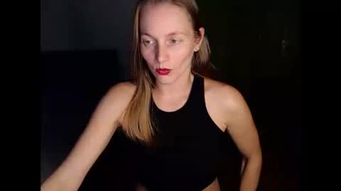 Snapshot of chanti_lovee chatting on 09.20.25 We Vibe Device that vibrates at the sound of Tips and makes me wet. vibe lush edging daddy lovense online show from 09.20.25