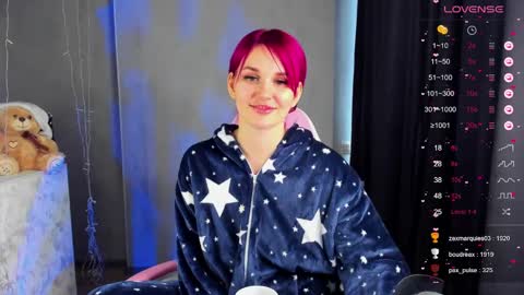 Snapshot of chaoka_ chatting on 01.05.25 Suzanna Snow online show from 01.05.25