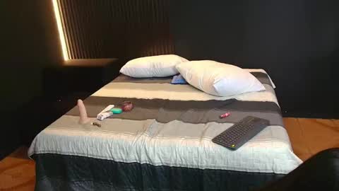 Snapshot of chaos_wild chatting on 02.26.25 Violeta online show from 02.26.25