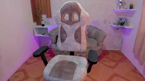 Snapshot of chaos_wild chatting on 03.05.25 Violeta online show from 03.05.25