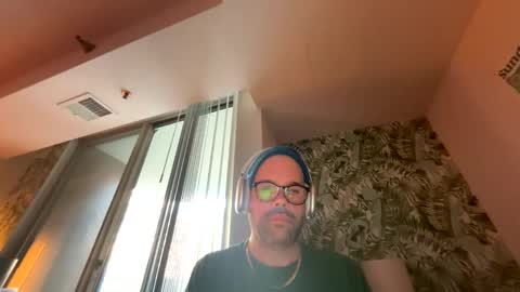 Snapshot of chappellm0an chatting on 11.02.25 Chappell online show from 11.02.25