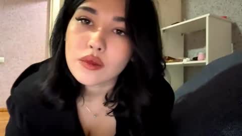 Lola online show from 12.20.25