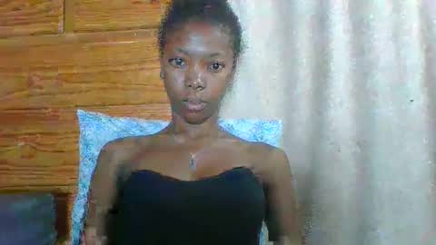Snapshot of chariola0101 chatting on 02.23.25 chariola0101 online show from 02.23.25